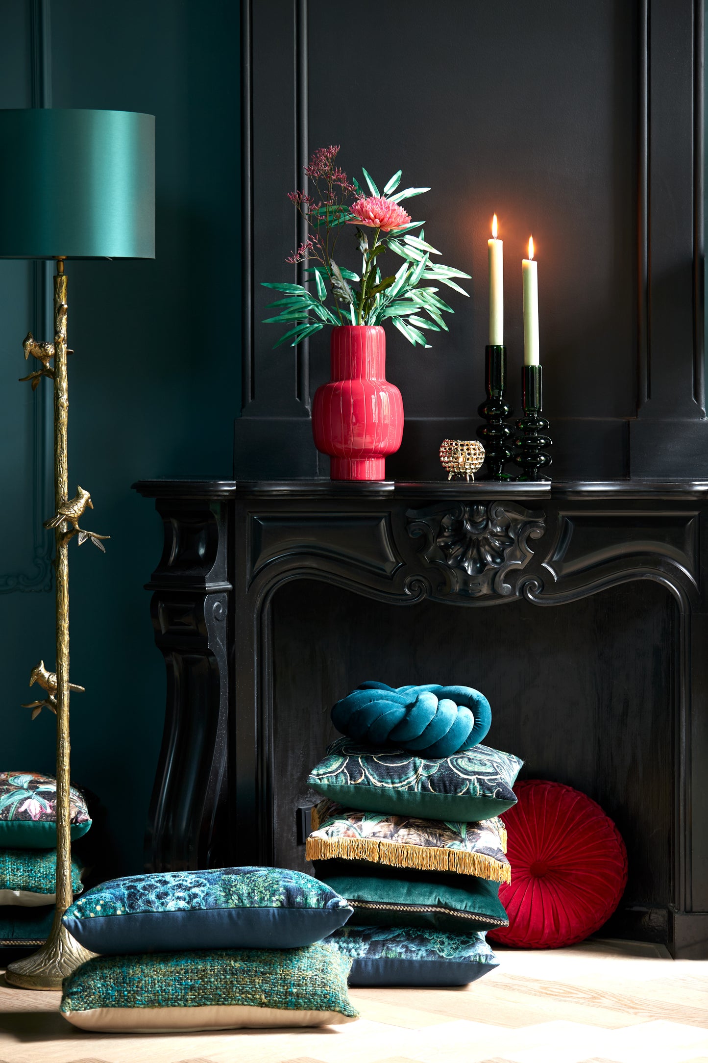 Whirl Cushion in Fushsia