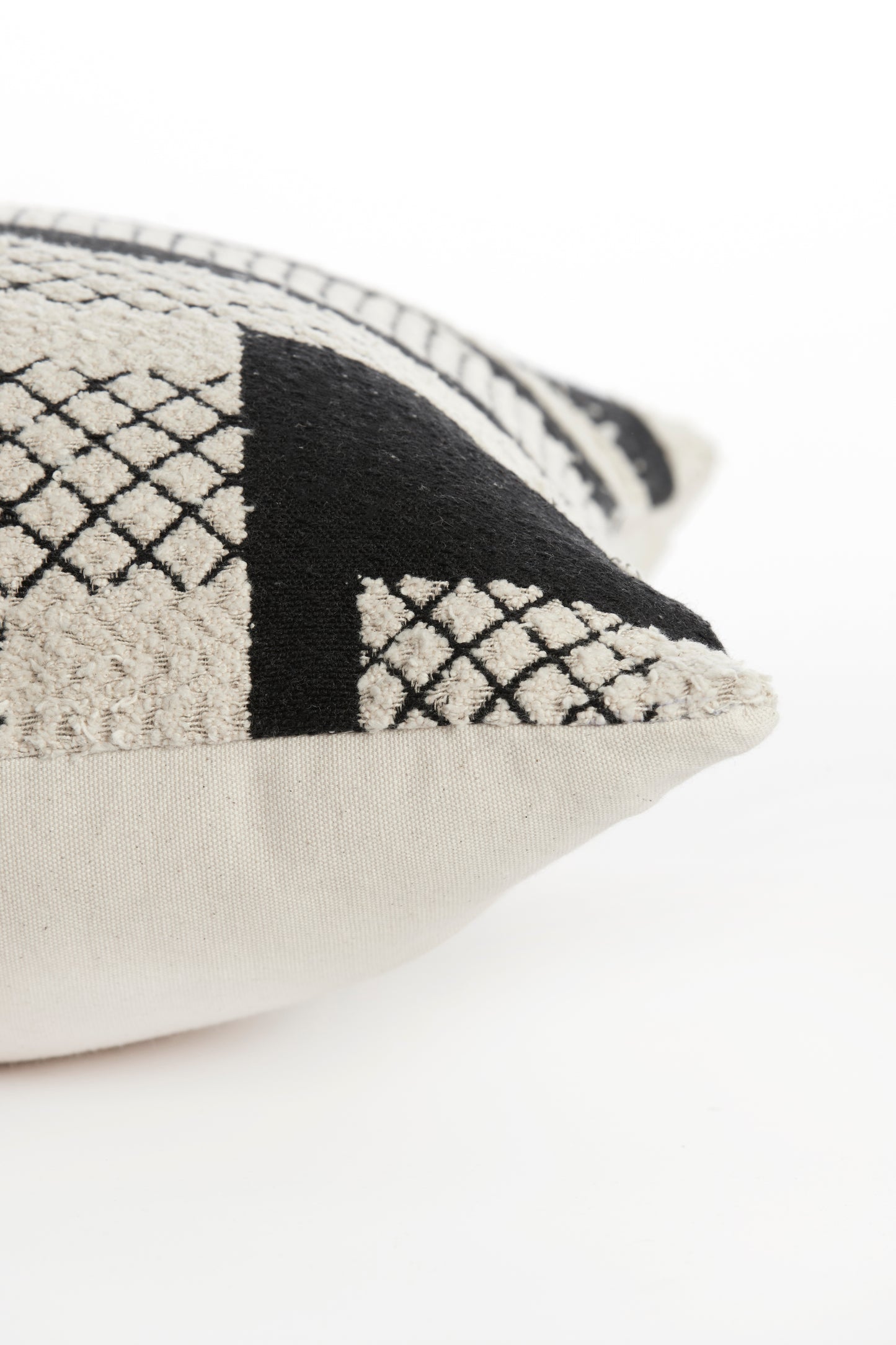 Harmony Cushion Black+Beige