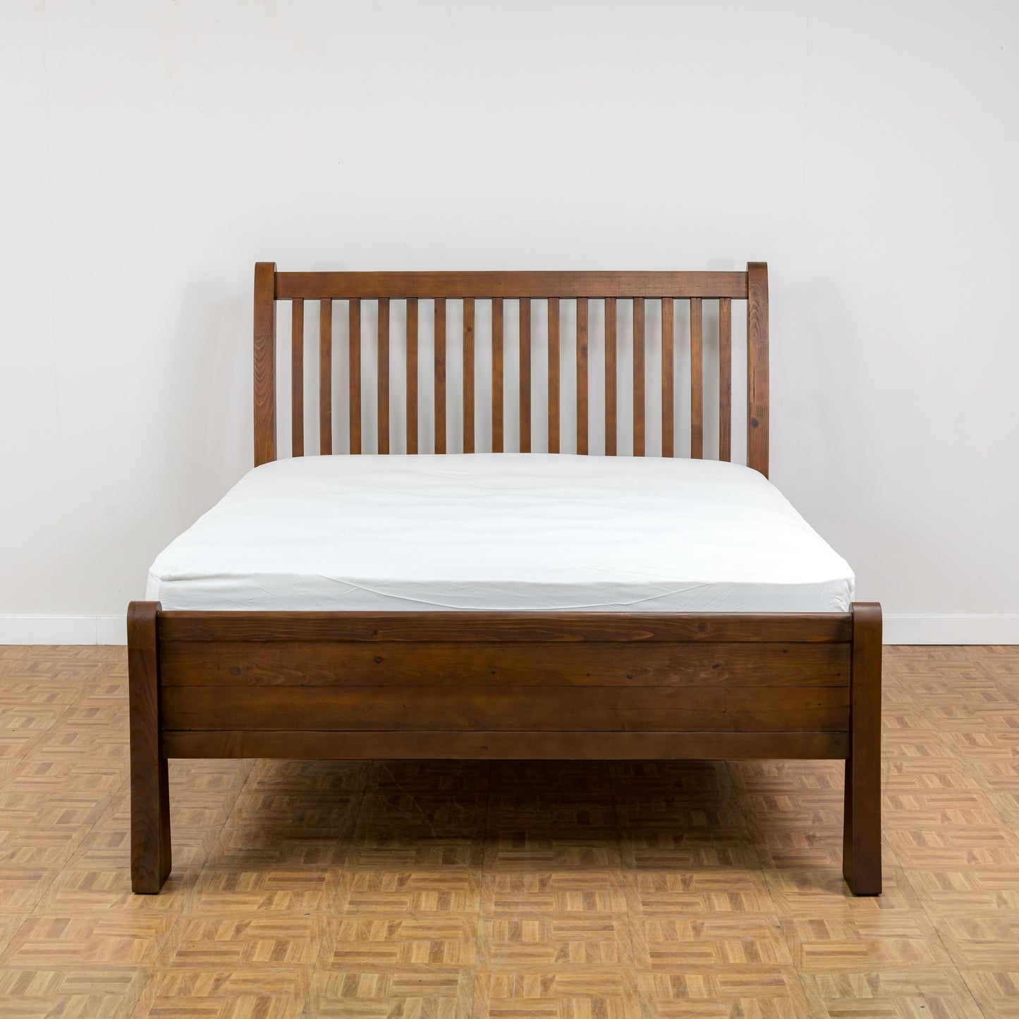 Oscar 6'0 Sleigh Bed