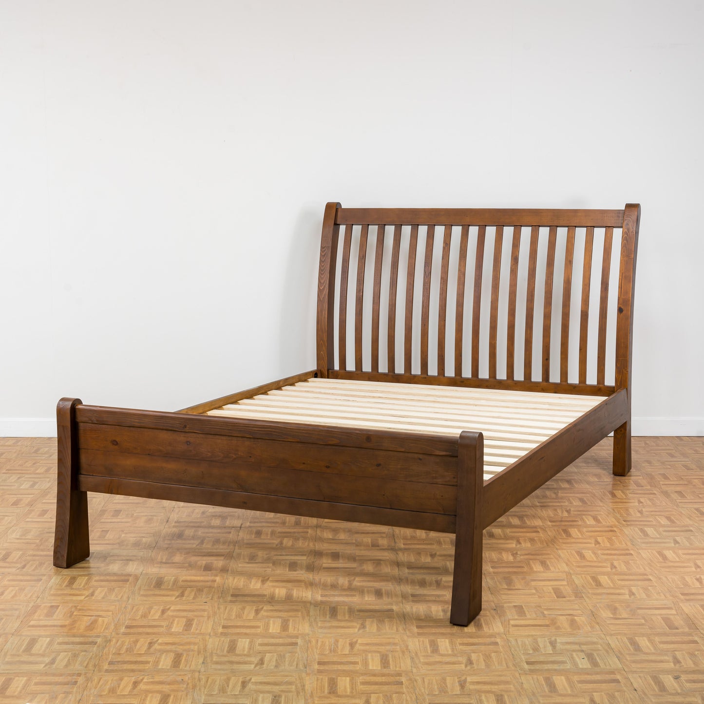 Oscar 6'0 Sleigh Bed