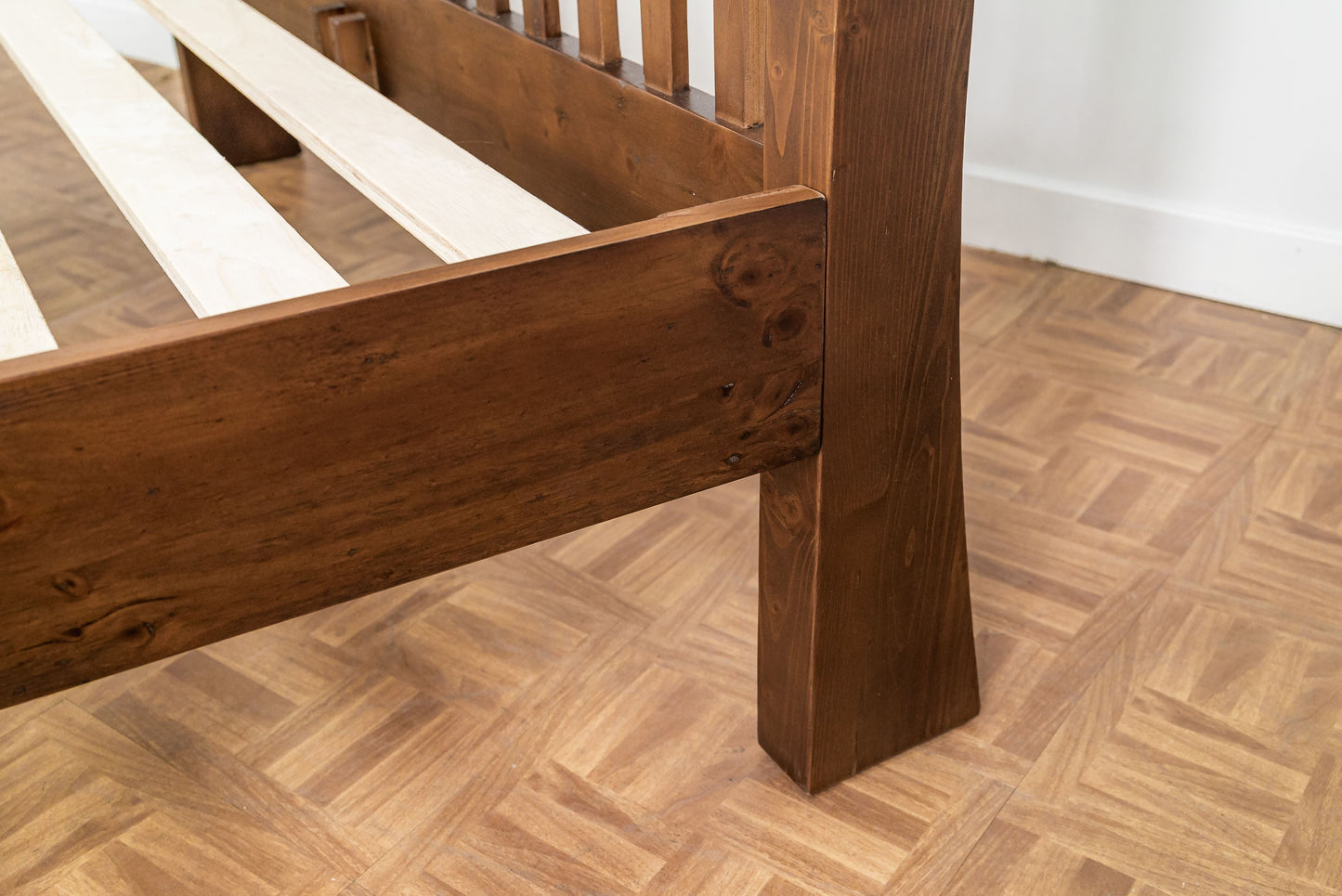 Oscar 6'0 Sleigh Bed
