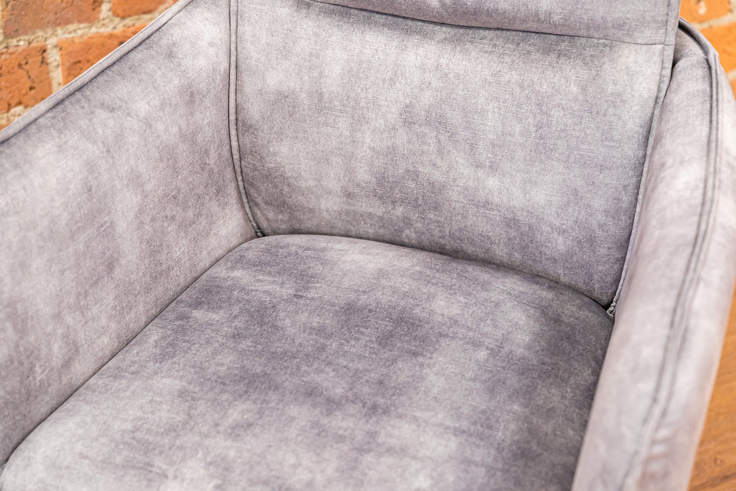 Polly Hollis Swivel Chair in Silver