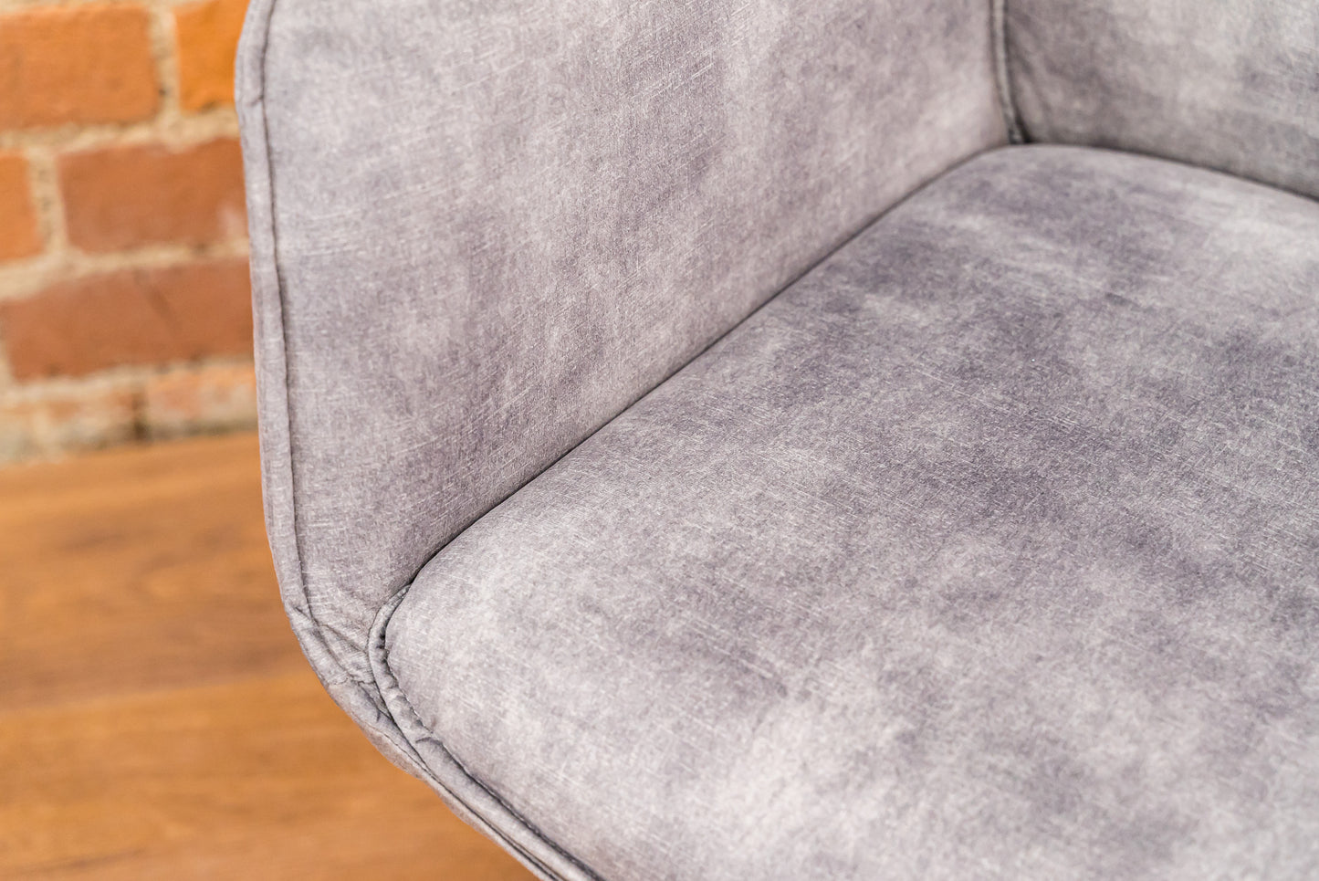 Polly Hollis Swivel Chair in Silver