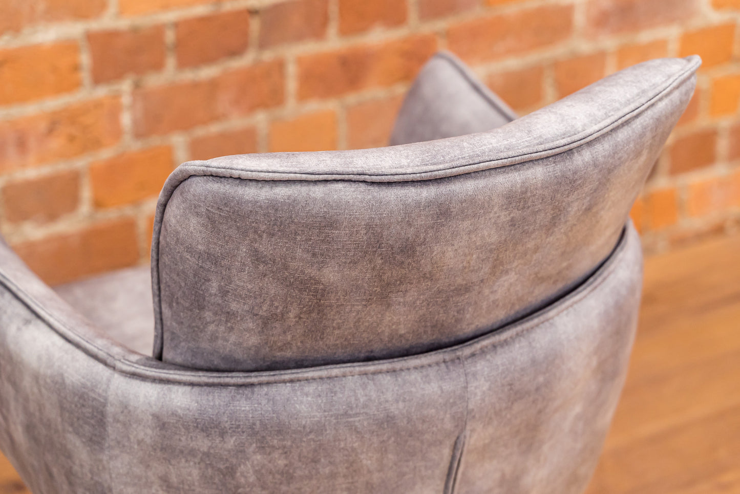 Polly Hollis Swivel Chair in Silver