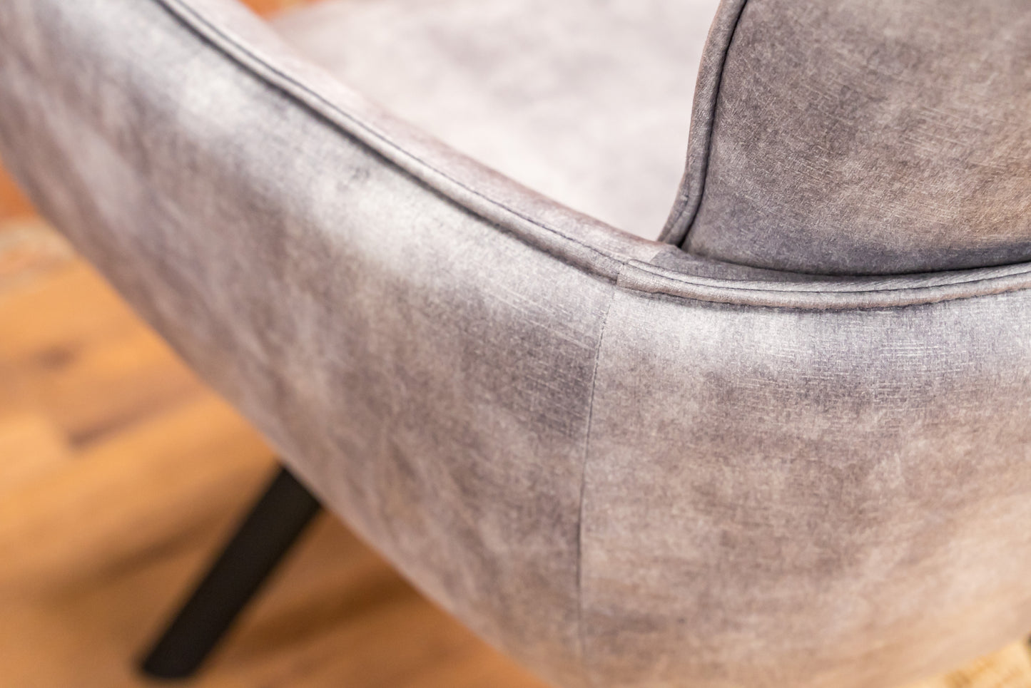 Polly Hollis Swivel Chair in Silver
