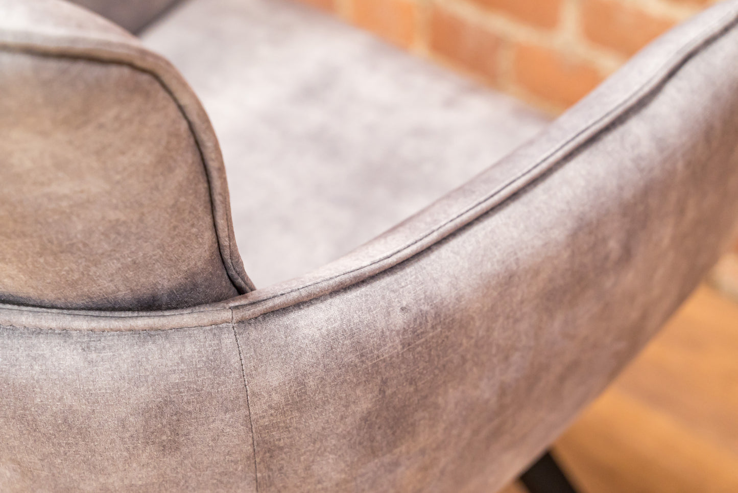 Polly Hollis Swivel Chair in Silver